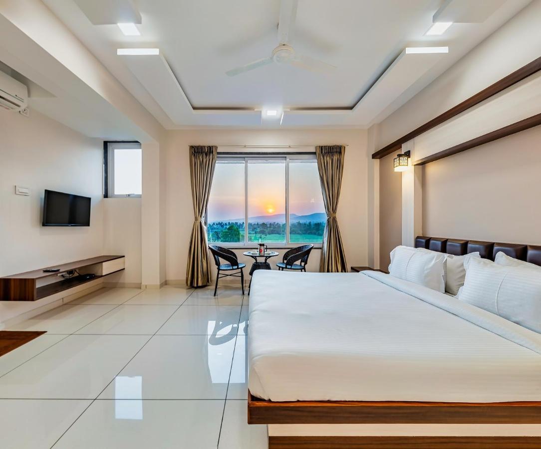 Hotel Grand Indu, 3 Star Колхапур Экстерьер фото