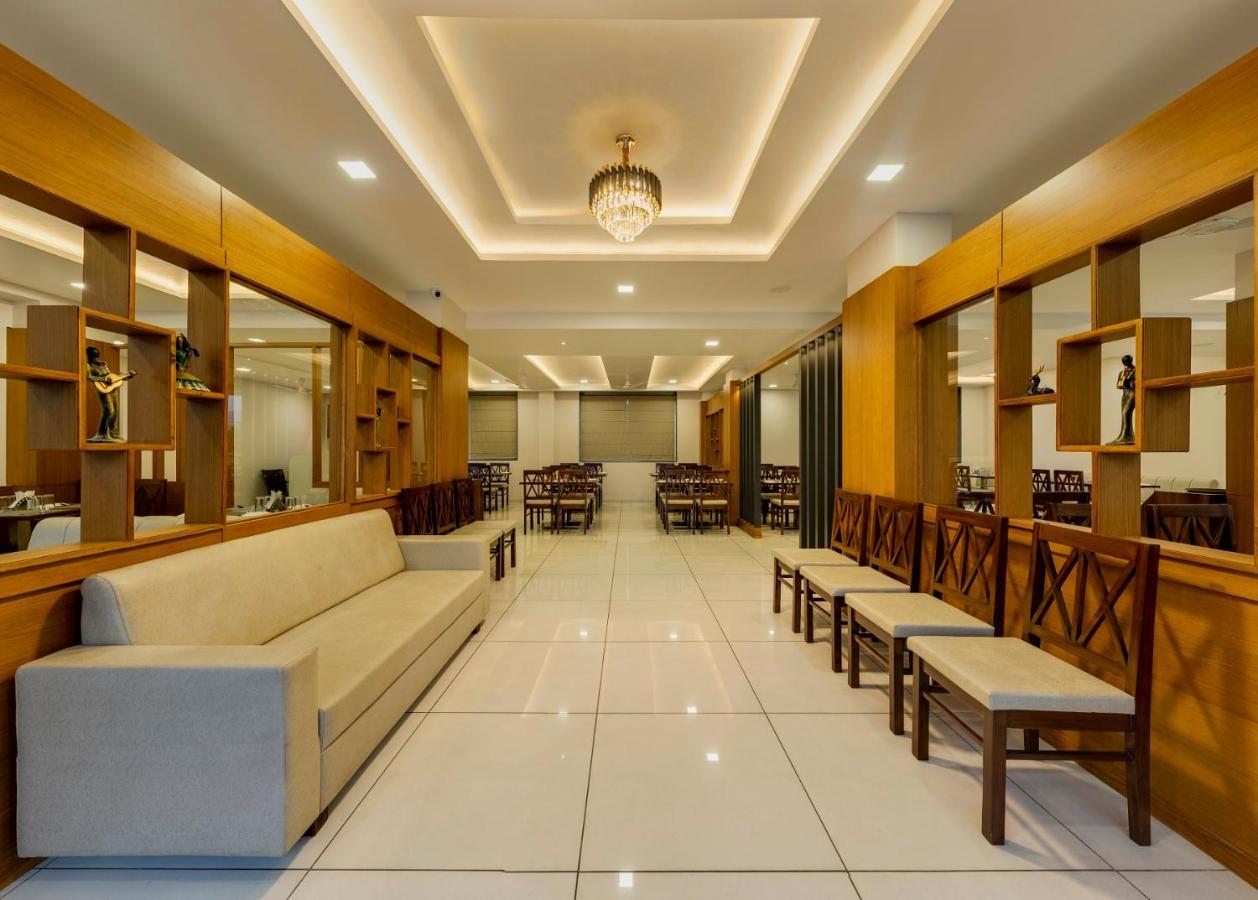 Hotel Grand Indu, 3 Star Колхапур Экстерьер фото